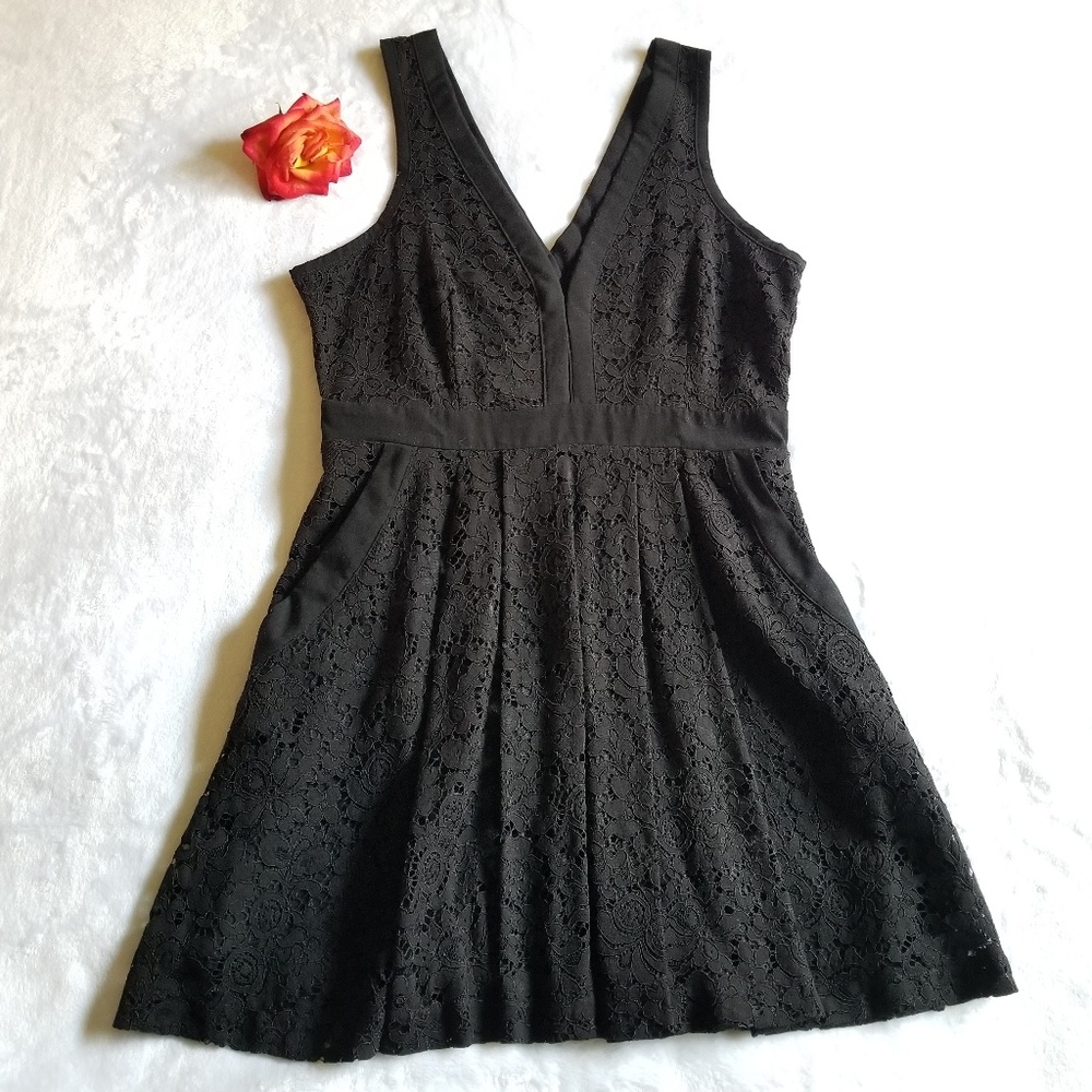 Free People | Lovely in Lace Dress w/pockets!